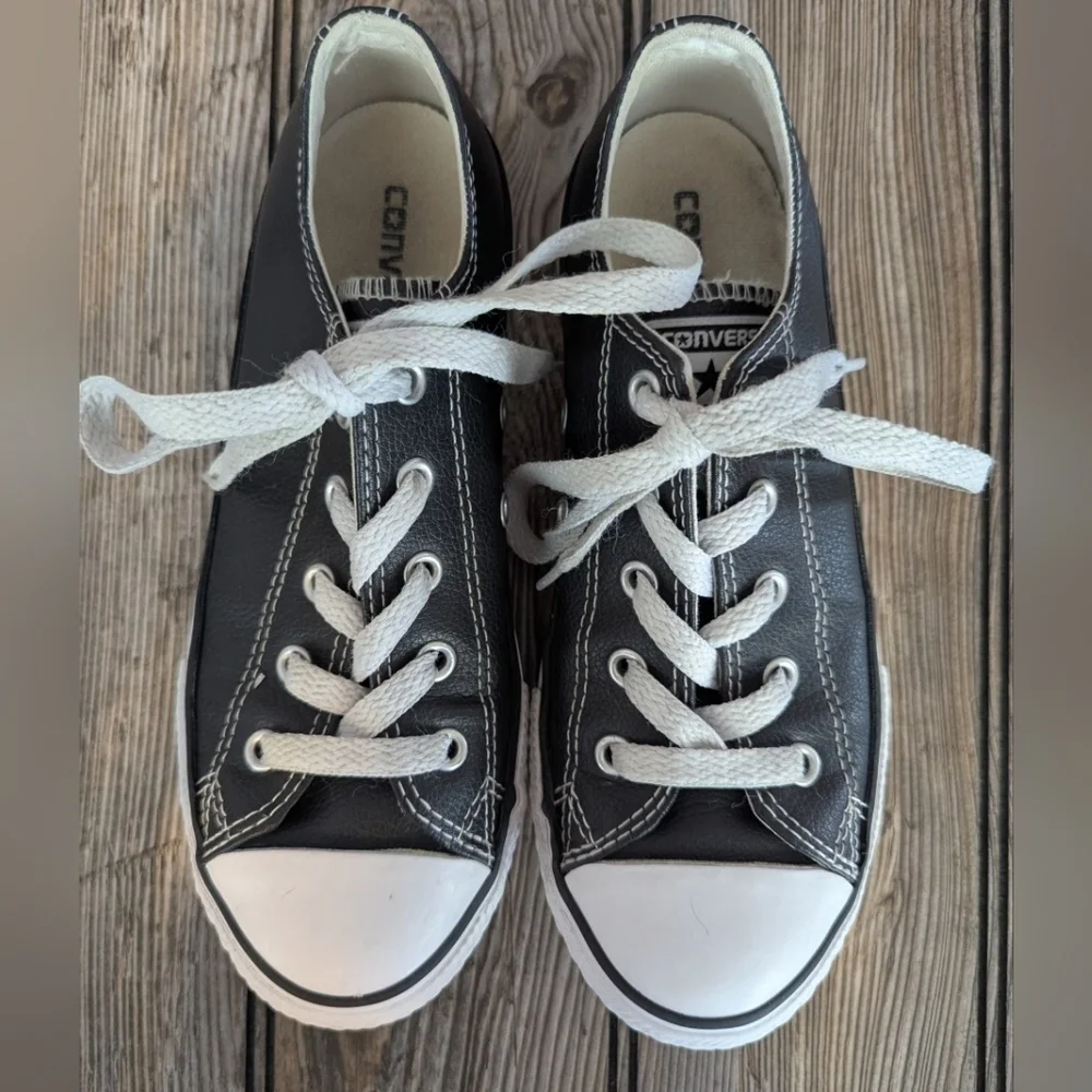 Converse All Star size 2 big kid faux leather sneakers black/white Chuck Taylor